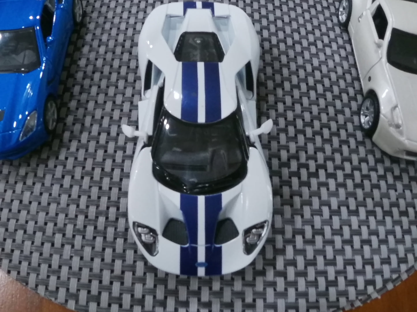 2017 Ford GT Scale 1/38 by Kinsmart / white/ wind up toy car dieccast