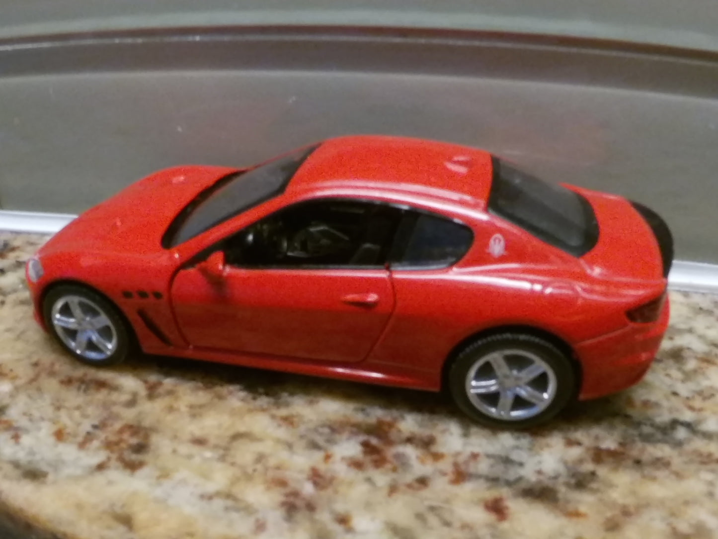 Maserati GranTurismo 2018 Pull Back action Doors open/close
