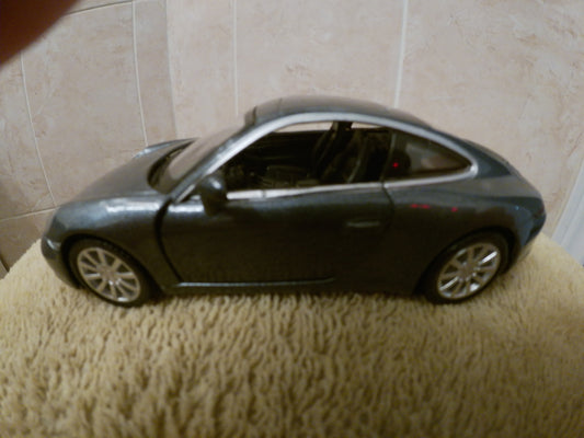 Porsche 911 Carrera S Pull back Action 1/36 Scale doors oepn and close