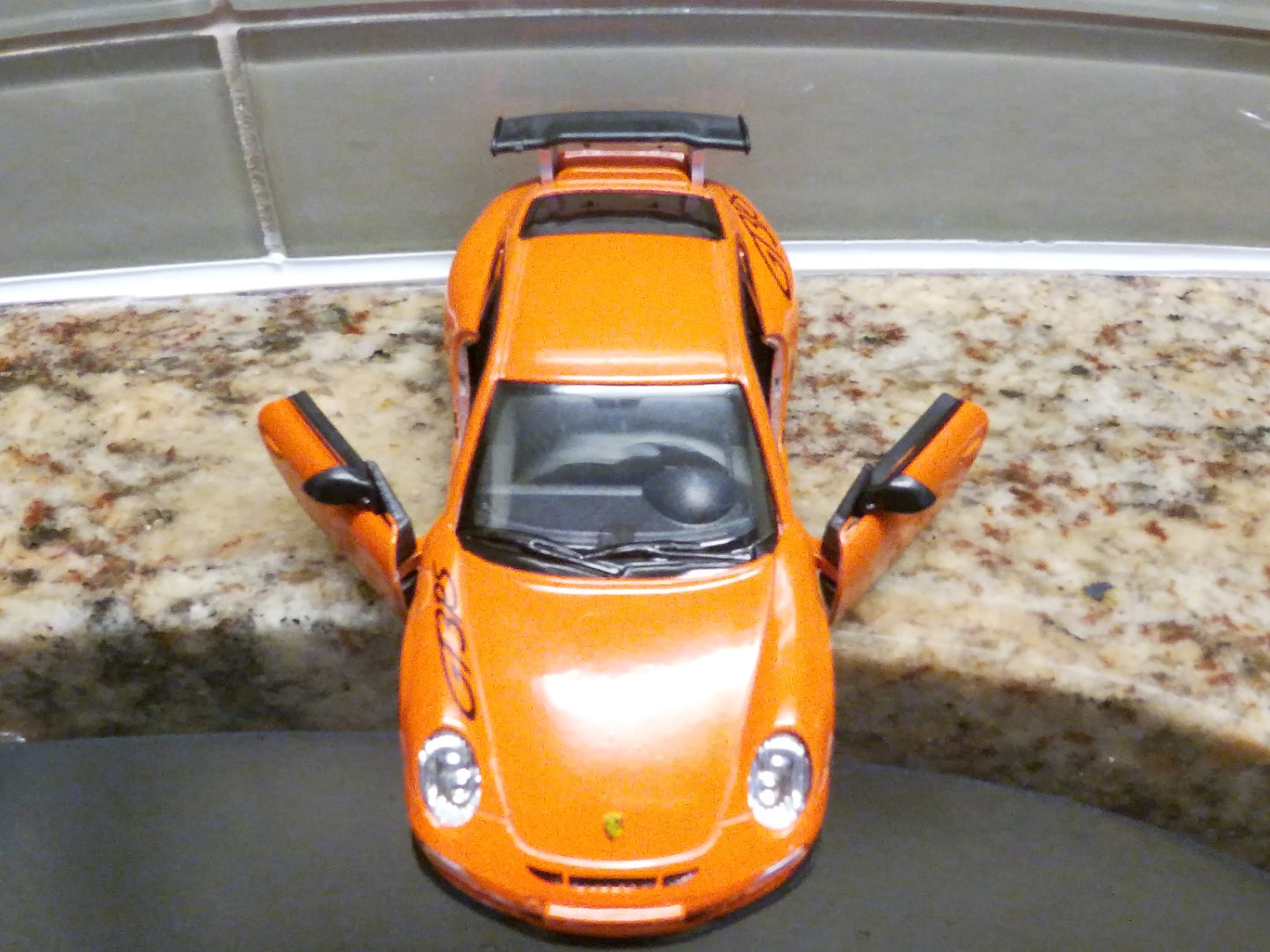 Porsche GT3 RS pull back action and doors open Scale 1/36