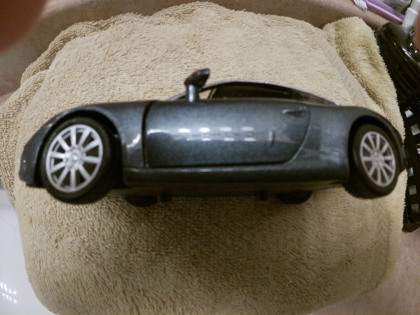 Porsche 911 Carrera S Pull back Action 1/36 Scale doors oepn and close