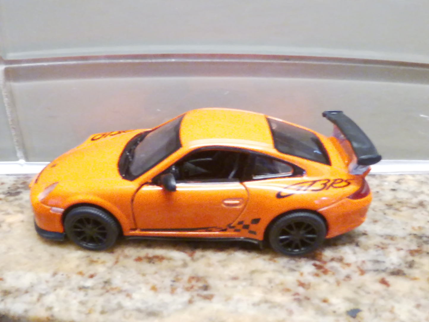 Porsche GT3 RS pull back action and doors open Scale 1/36