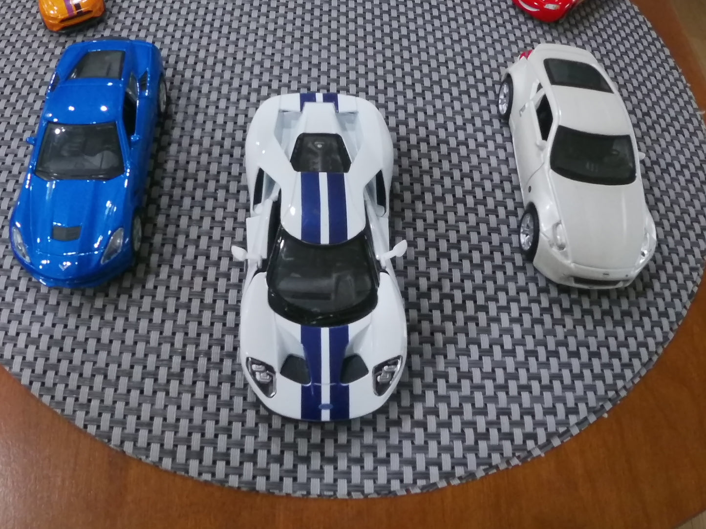 2017 Ford GT Scale 1/38 by Kinsmart / white/ wind up toy car dieccast