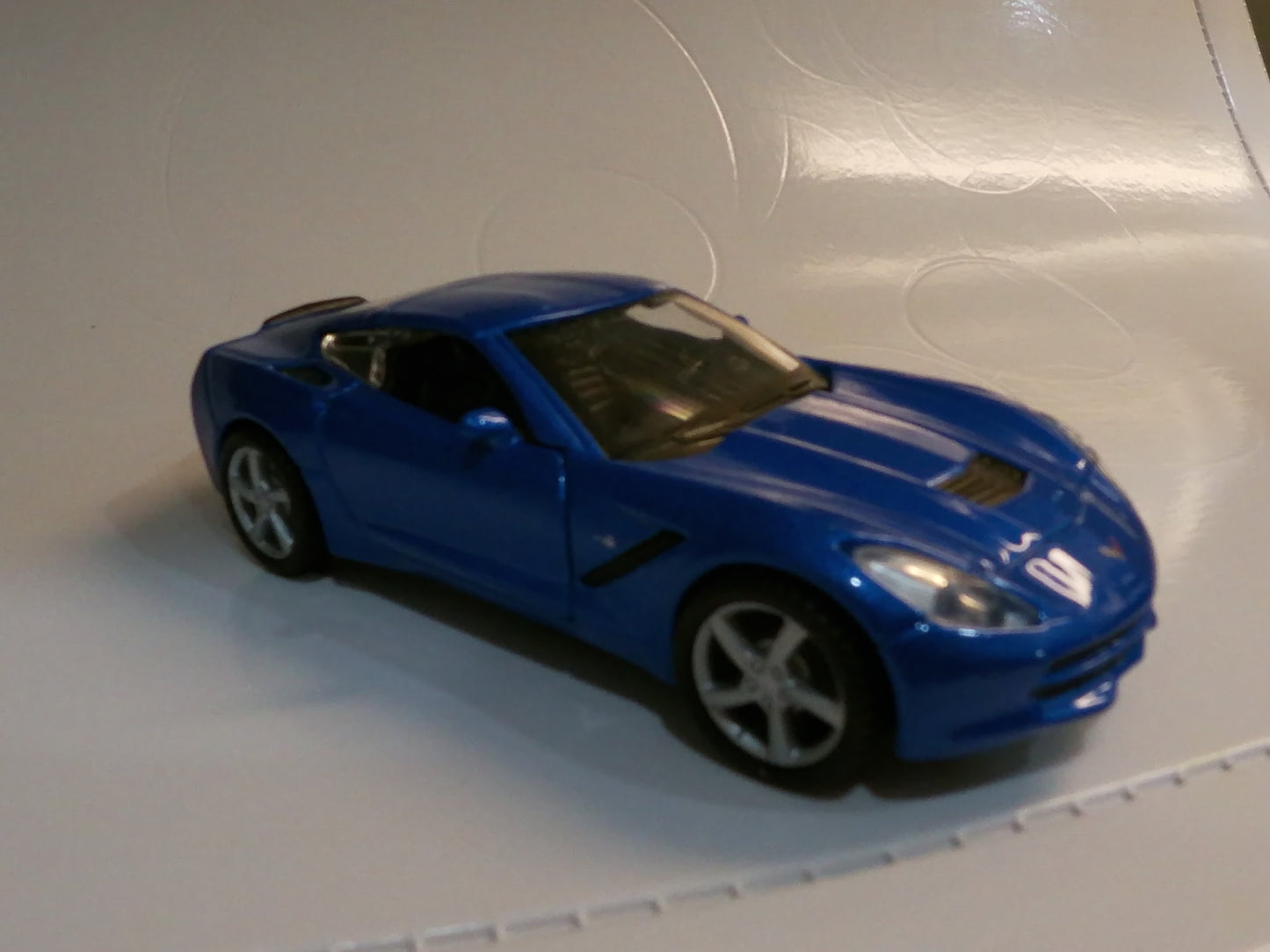 Corvette 2014 Stingray Scale 1/43 made by Maisto in Blue