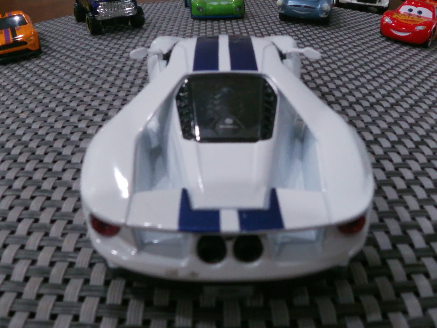 2017 Ford GT Scale 1/38 by Kinsmart / white/ wind up toy car dieccast