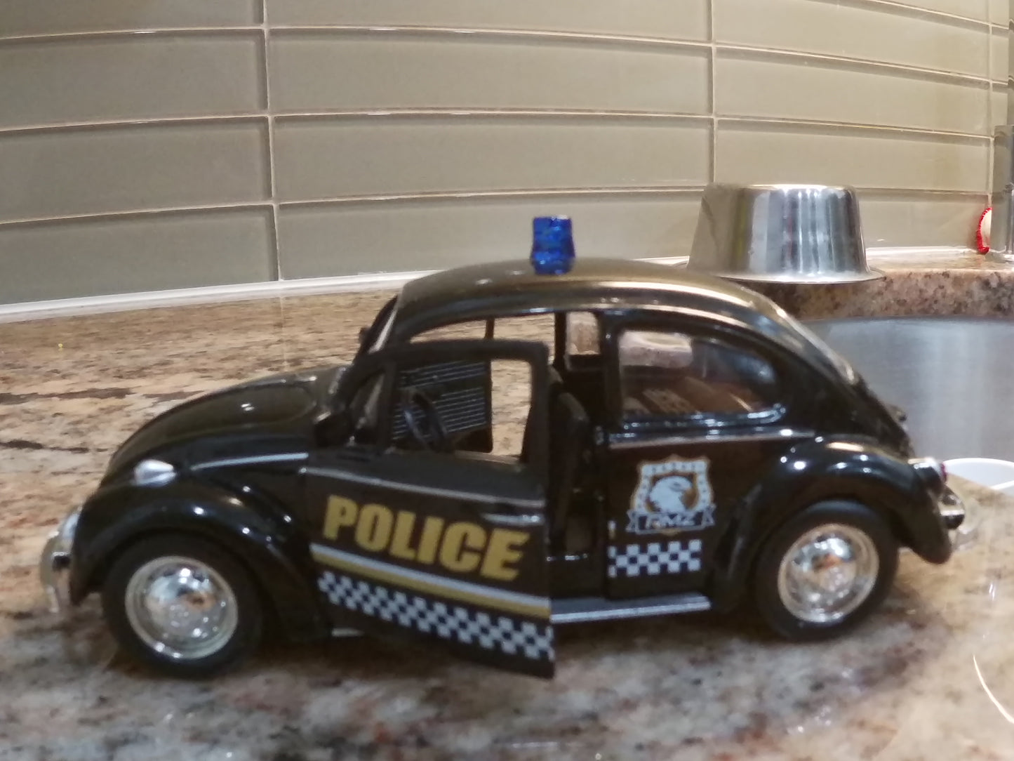 Volkswagen Beetle Police car With Pull Back Action An Offcial License Product