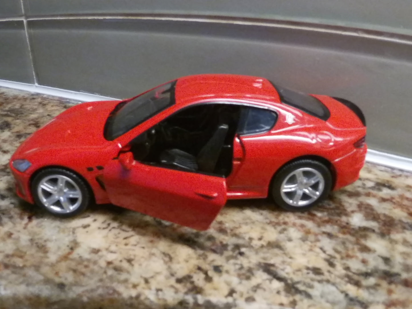 Maserati  GranTurismo 2018 Pull Back action Doors open/close