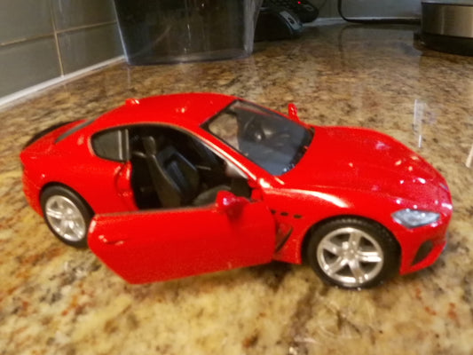 Maserati GranTurismo 2018 Pull Back action Doors open/close